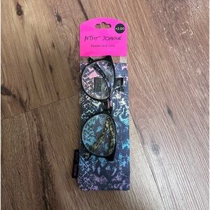 Betsy Johnson readers, 2.00, NWT